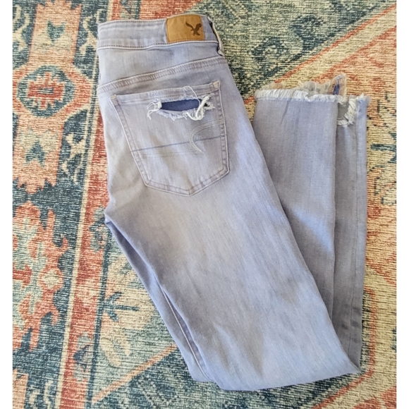 AEO super low rise super stretch distressed jeans - Picture 4 of 10